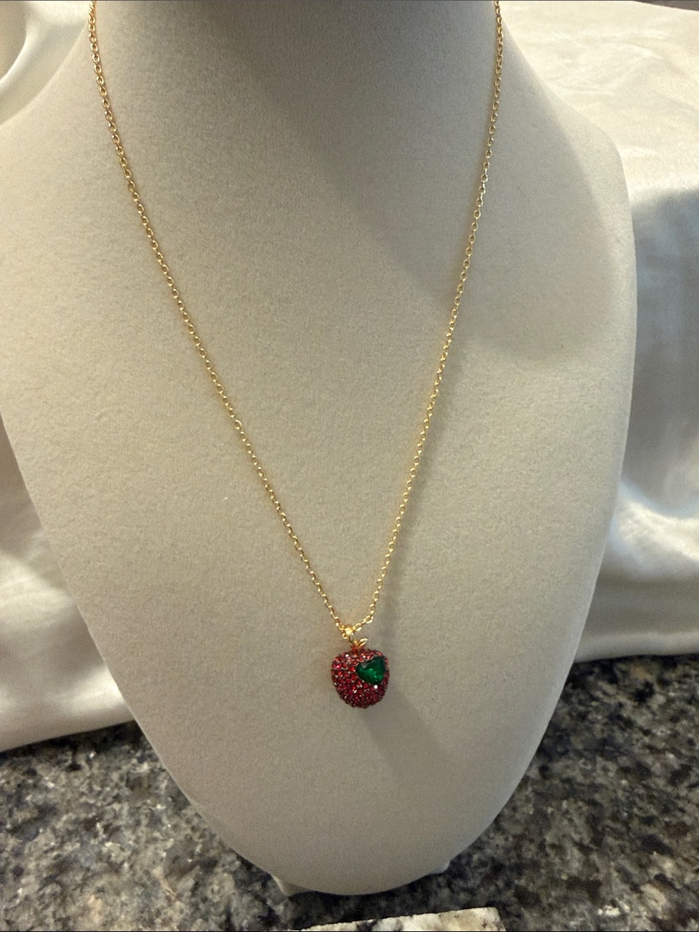 kate spade Gold Chain with Red Apple Pendant and Green heart